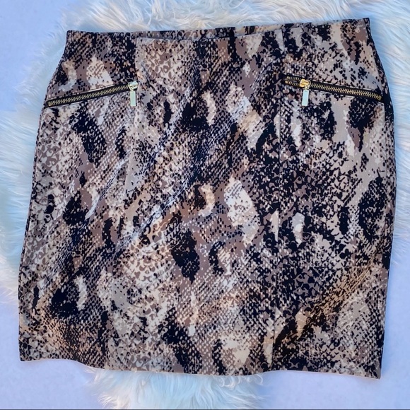 Alfani petite snake print skirt with zippers - Picture 2 of 8